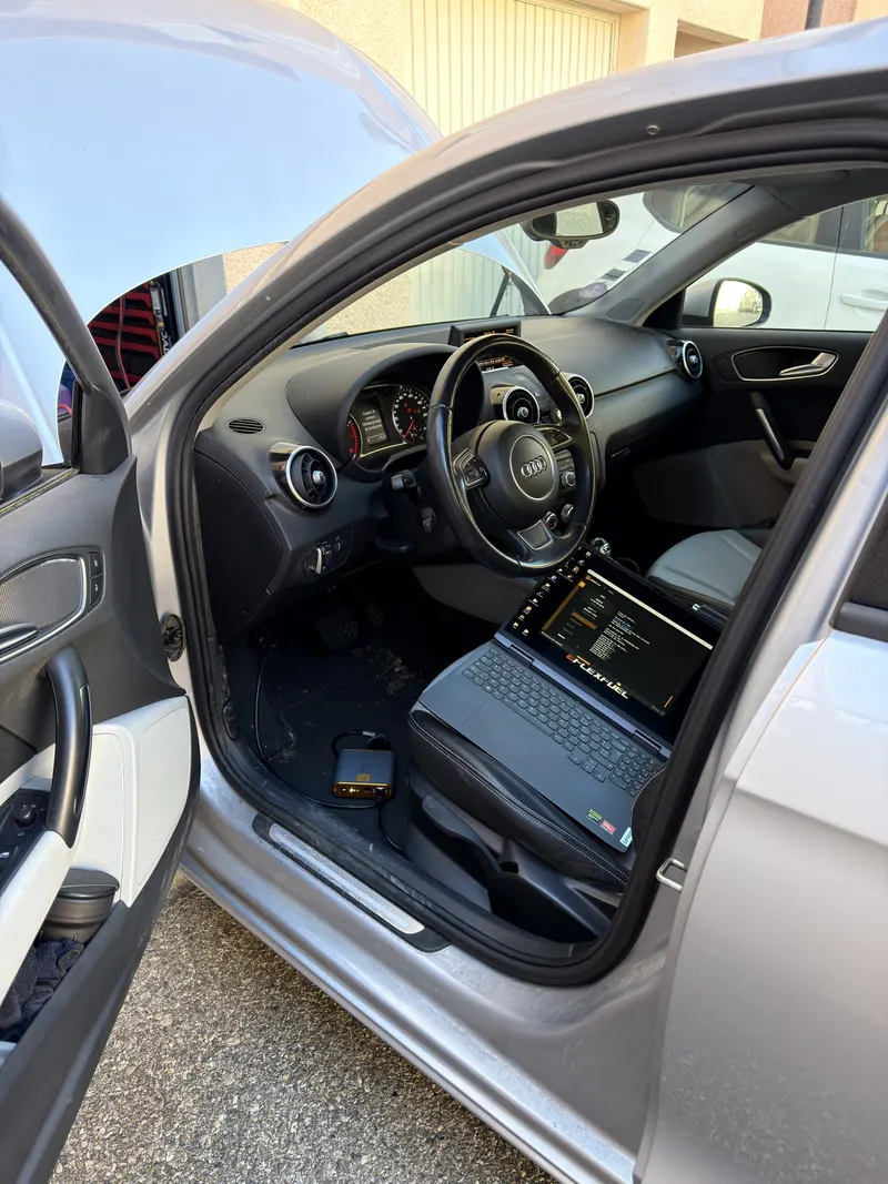 Reprogrammation par la prise OBD sur une Audi A1, sans démontage